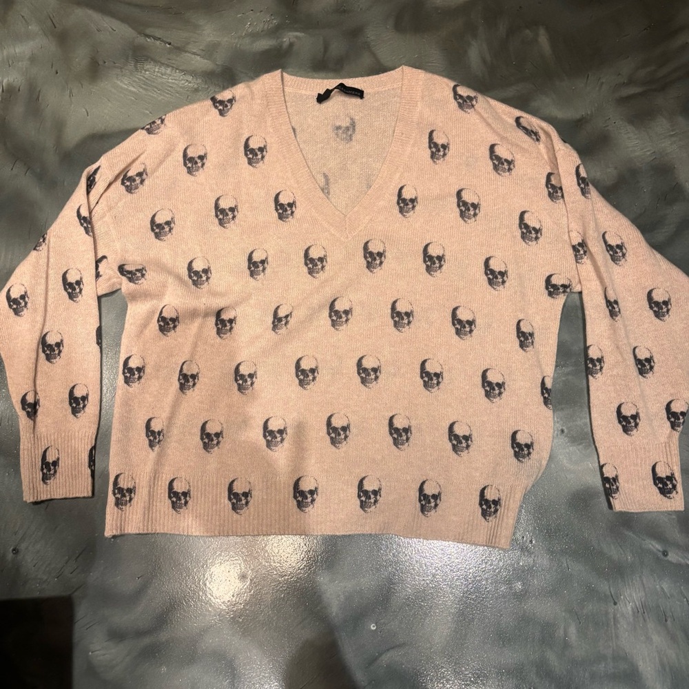 360 Cashmere pink skull v-neck sweater med - Picture 2 of 3